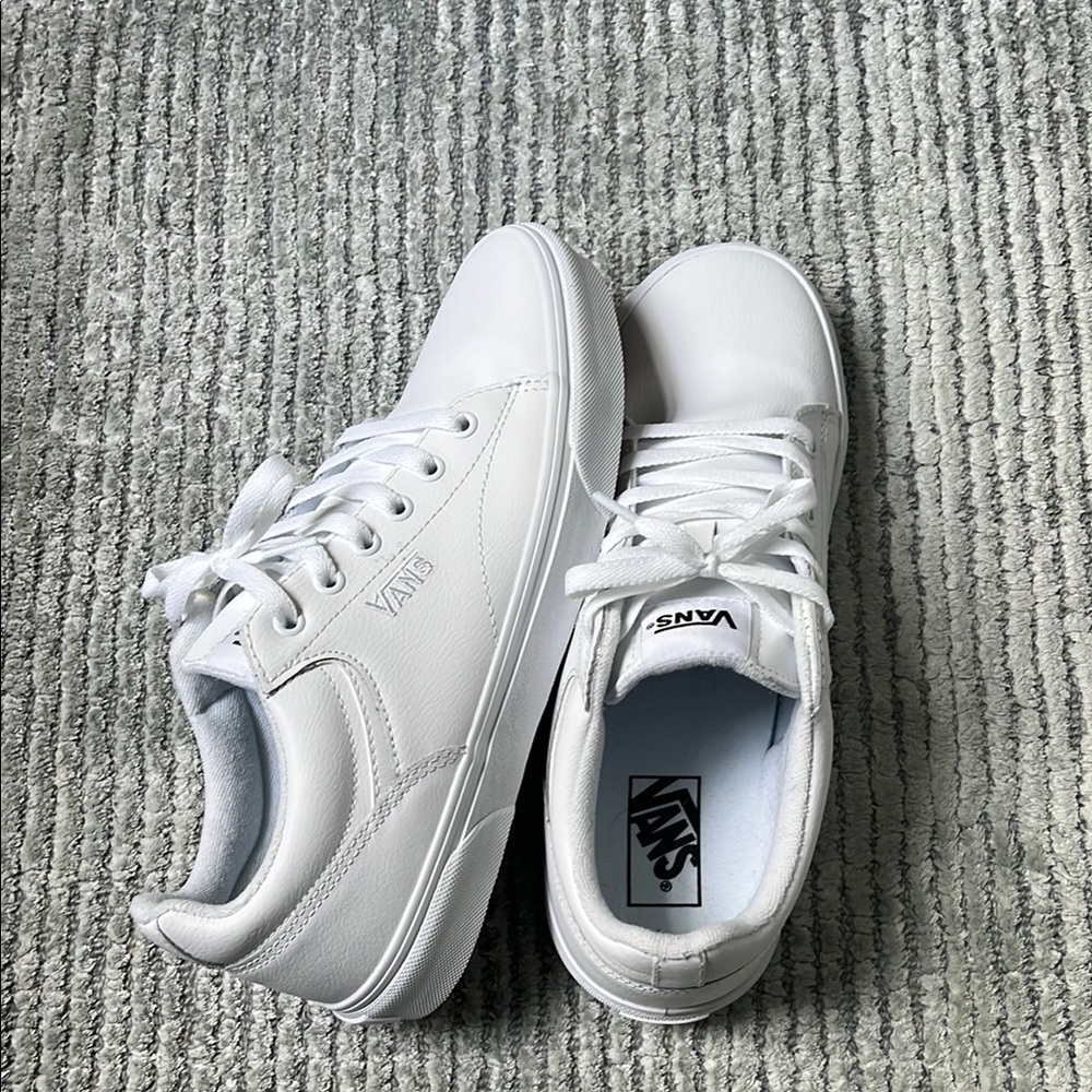 Vans white leather men’s shoes. NWOT size 9.5